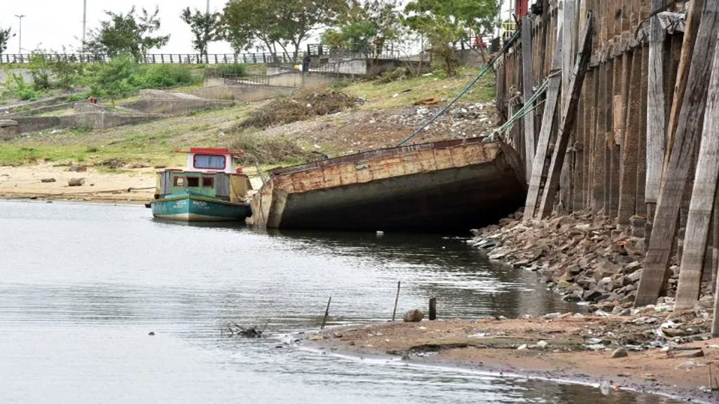 En Paraguay afirman que la navegación está prácticamente paralizada