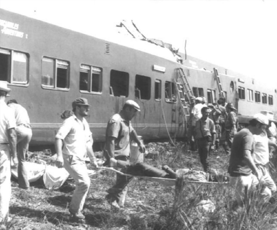 El tren que descarriló con dos mil pasajeros en un pueblo de mil habitantes