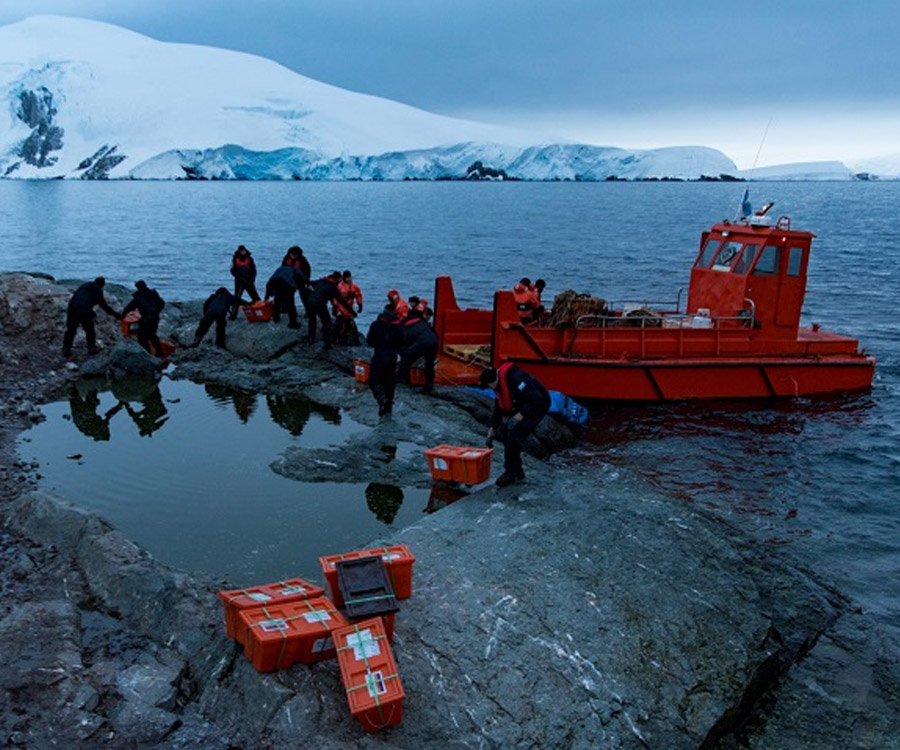 Personal del ARA Irízar se instruyó en protección del medio ambiente antártico