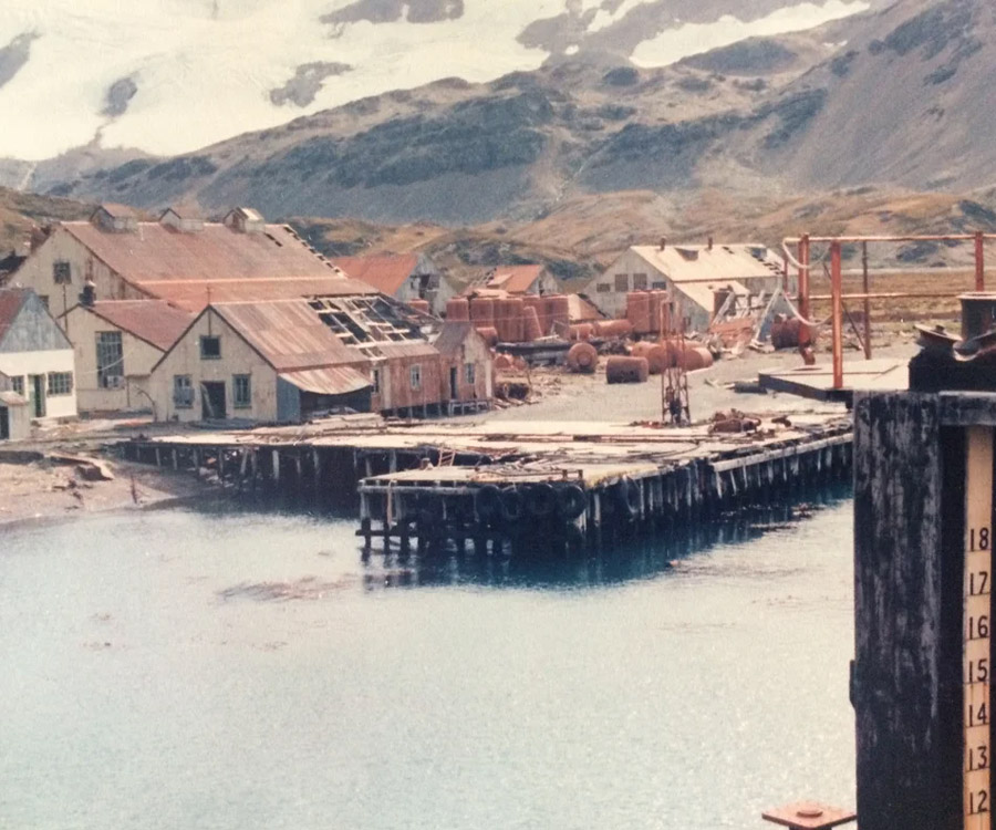 La travesía de obreros y técnicos metalúrgicos que precipitó la Guerra de Malvinas