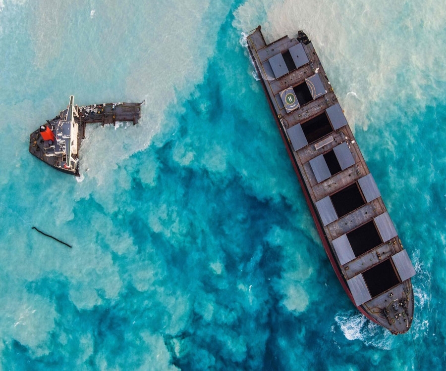 Impactantes fotos del derrame de combustible en las costas de la paradisíaca isla Mauricio