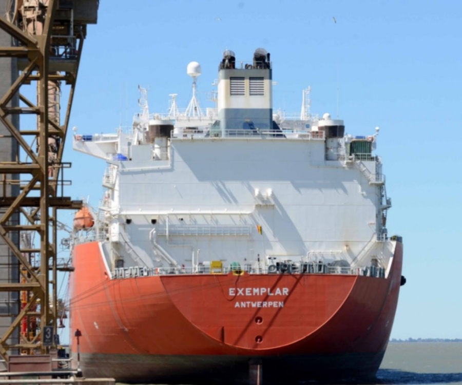 IEASA lanzó la licitación para comprar 12 cargamentos de GNL