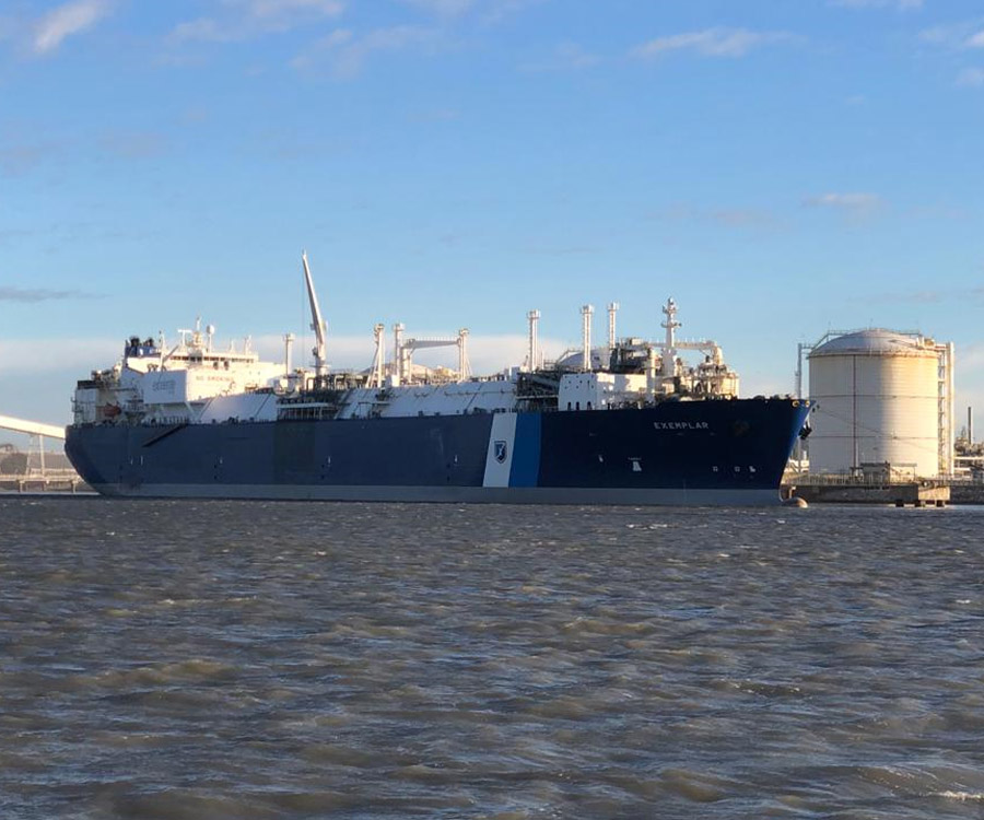 Comienza a operar en el puerto de Bahía Blanca el regasificador Exemplar