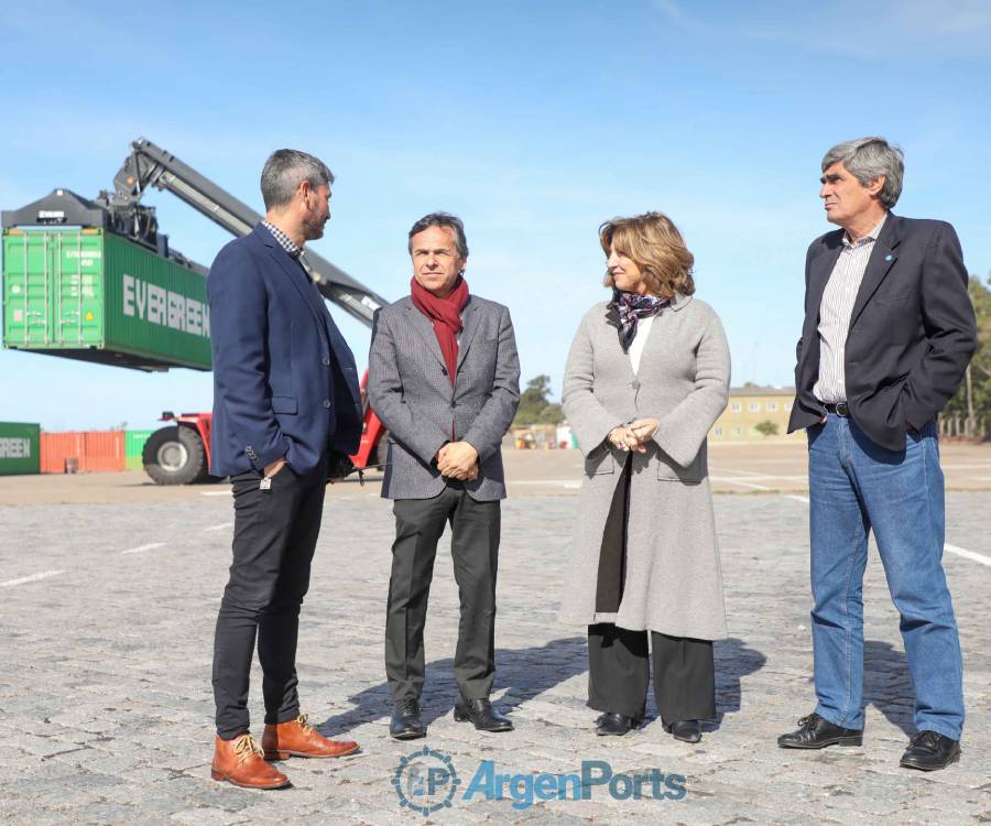 Presentaron nuevos equipos y avances en la infraestructura del puerto de Santa Fe