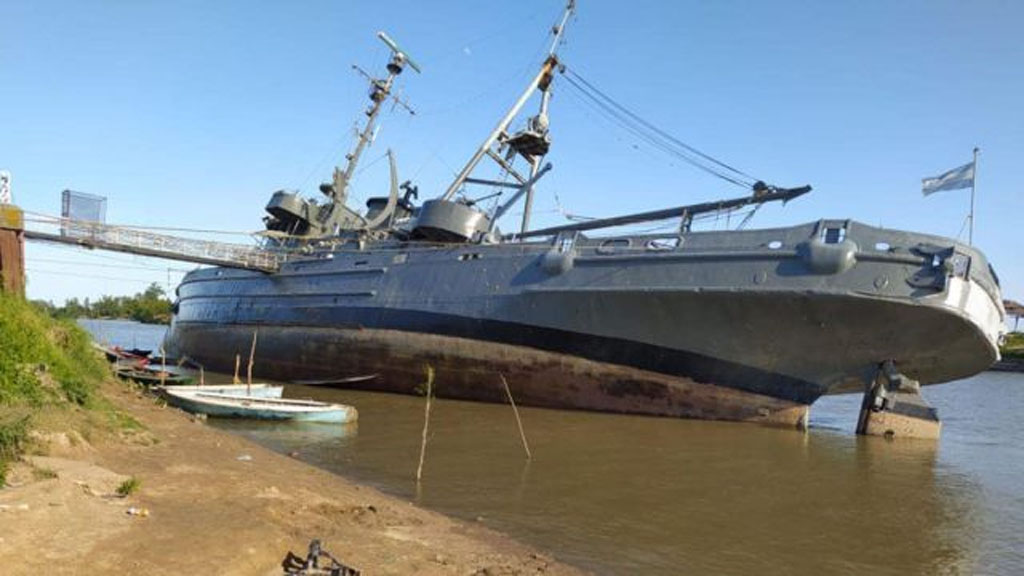 ARA Irigoyen: un buque histórico que se niega a morir en aguas del río Paraná