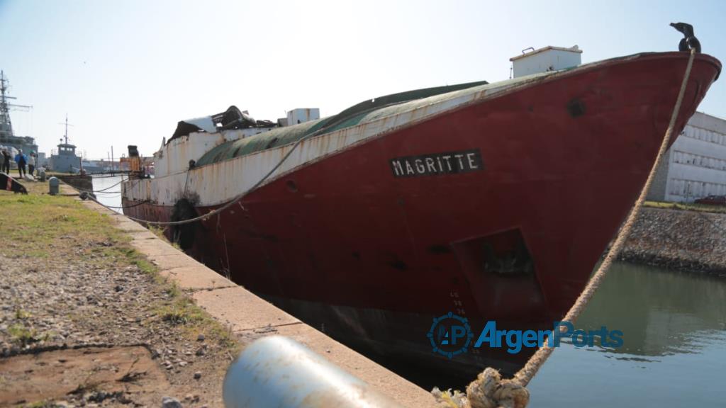 Con el “Magritte”, se inició el desguace de buques en la Base Naval marplatense
