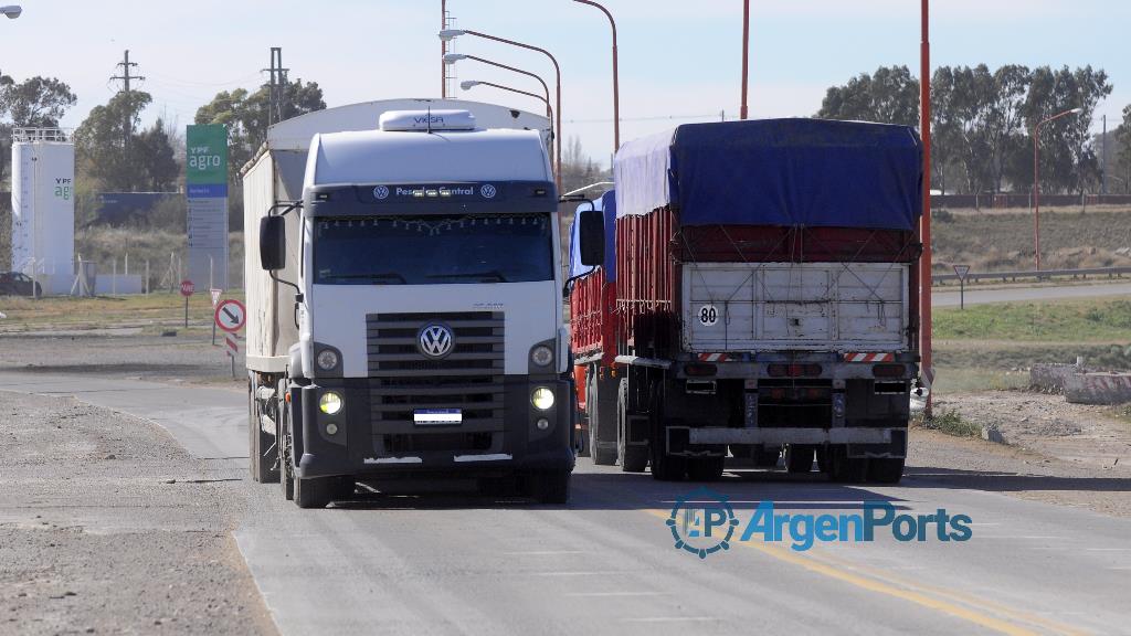 Transporte de cargas: siguen los problemas para el abastecimiento de combustible