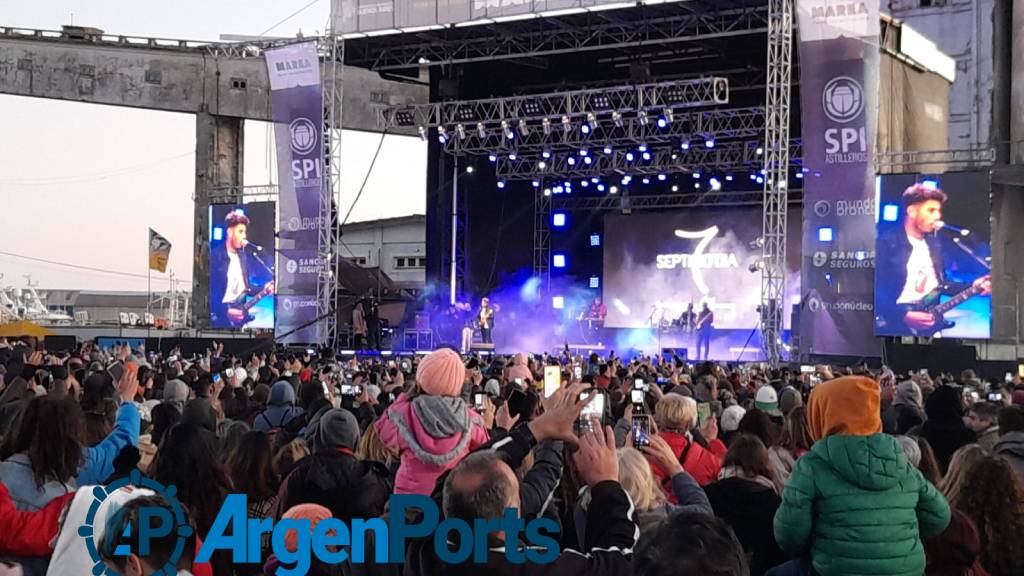 Mar del Plata: Una multitud festejó el centenario de las primeras descargas en el puerto