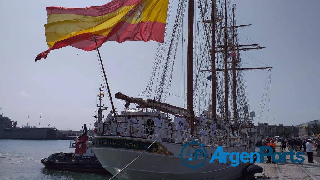 Buenos Aires: arribó el buque escuela español Juan Sebastián de Elcano