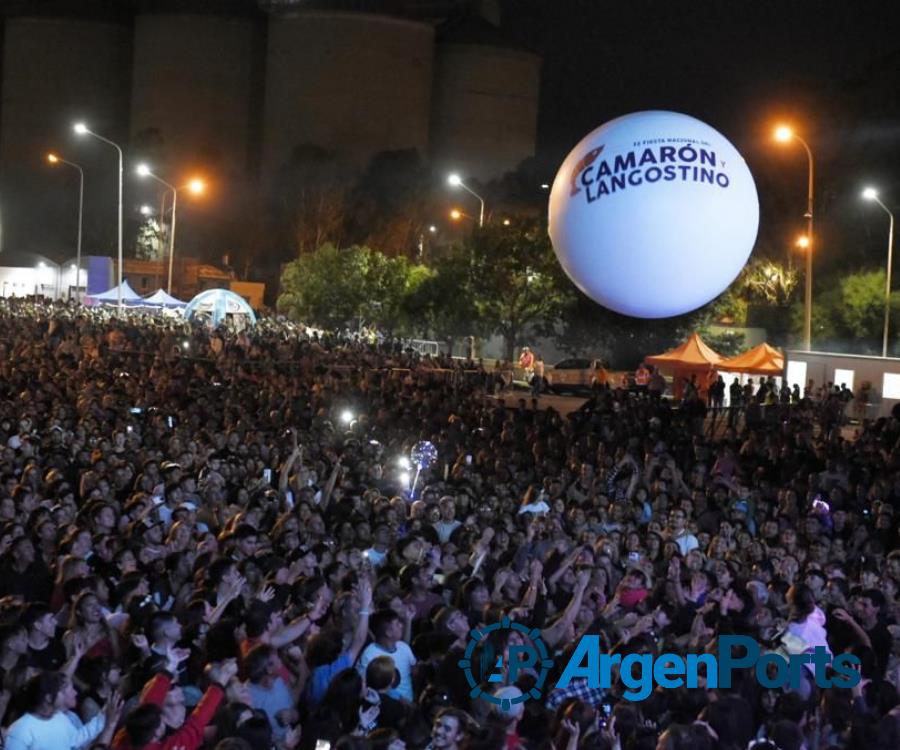 Más de 100.000 personas en la primera jornada de la Fiesta del Camarón y Langostino