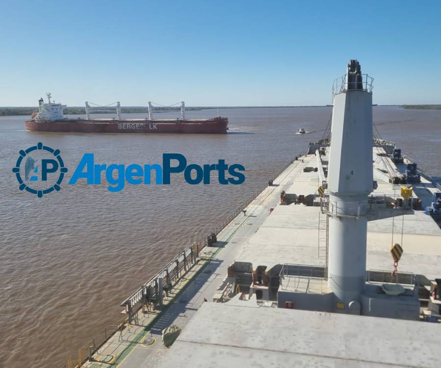 Sigue varado un granelero en el Paraná y Prefectura cerró el canal de navegación