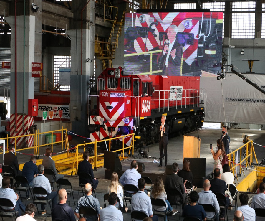 Ferroexpreso Pampeano presentó dos locomotoras que fueron restauradas