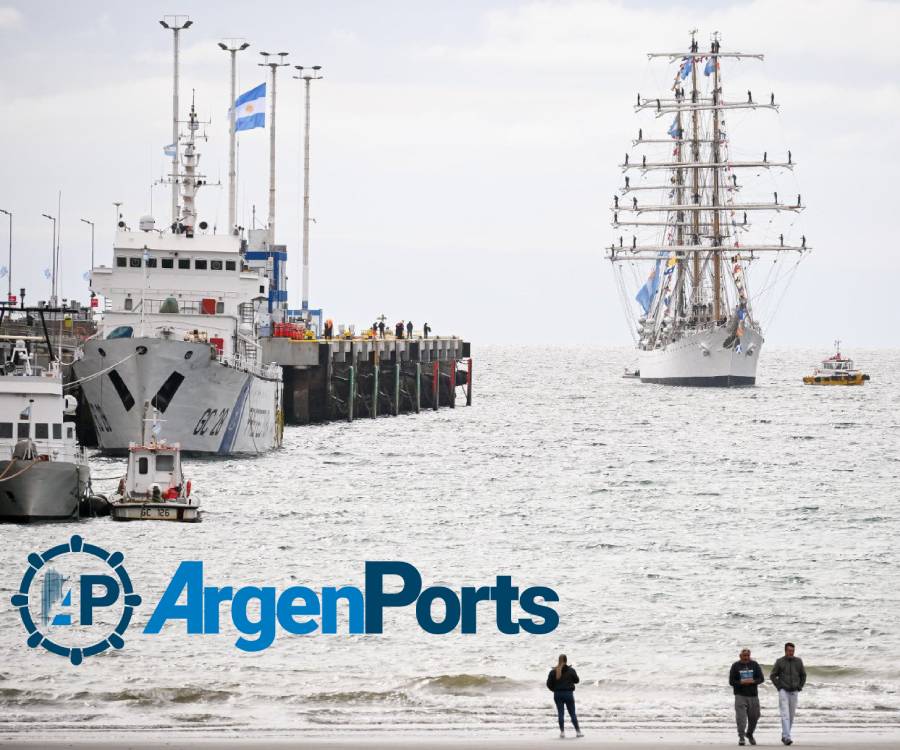 En fotos: tras la histórica visita a Comodoro Rivadavia, la fragata Libertad amarró en Madryn