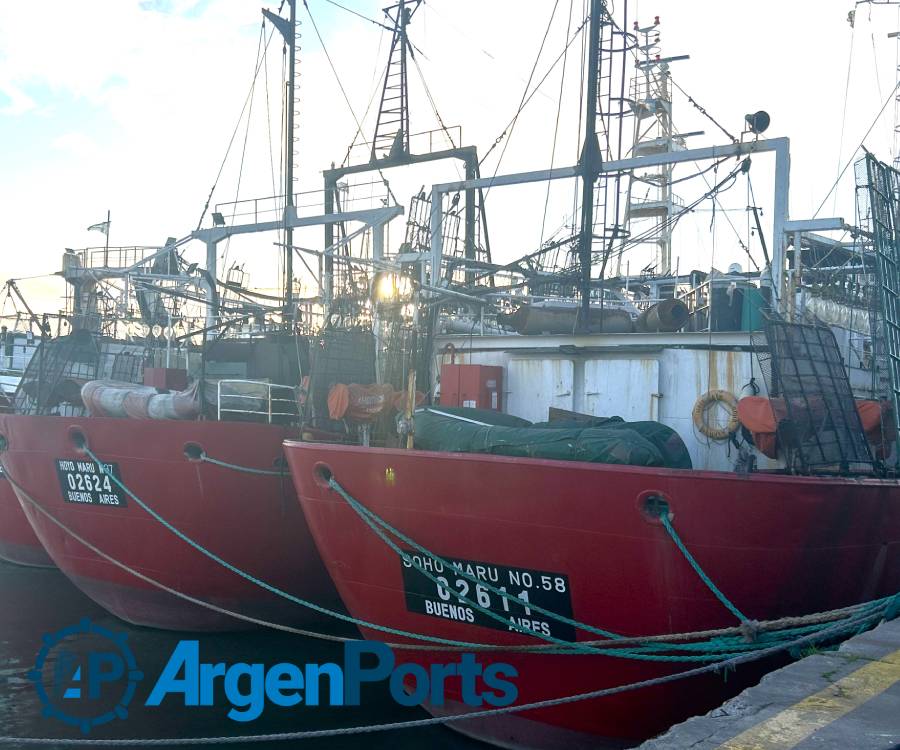 Bahía Blanca: un pescador indonesio murió en un barco y nadie se hace cargo