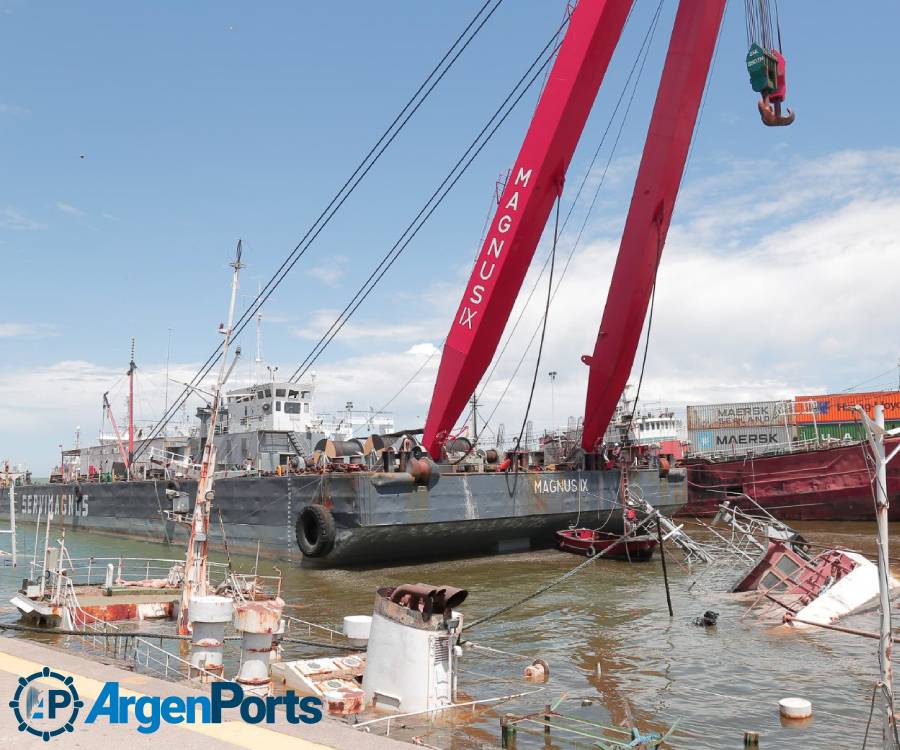 Avanzan los trabajos de extracción de buques inactivos en el puerto de Bahía Blanca