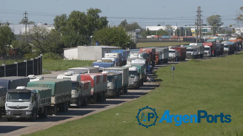 Santa Fe espera más de 2 millones de camiones en sus puertos por la cosecha gruesa