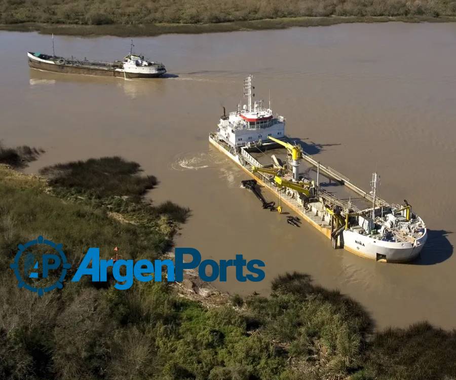 Tres dragas operan para asegurar las profundidades necesarias en el río Paraná
