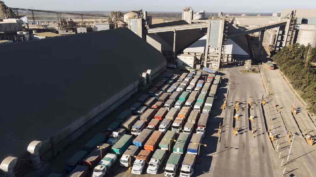 Santa Fe: estiman entre 15 mil y 20 mil la cantidad de camiones diarios rumbo a puertos