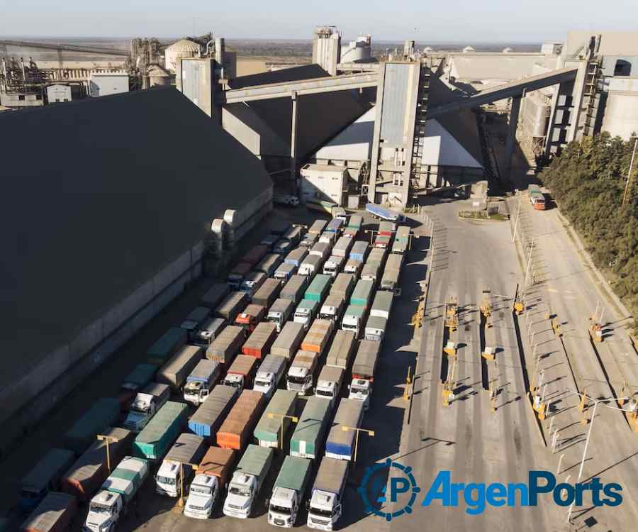 Acopiadores de cereales intiman a municipios portuarios por aplicar “peajes” a los camiones