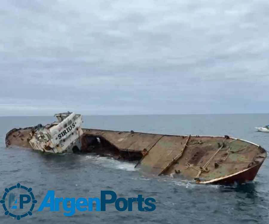 Se concretó el hundimiento programado del pesquero Sirius en Mar del Plata