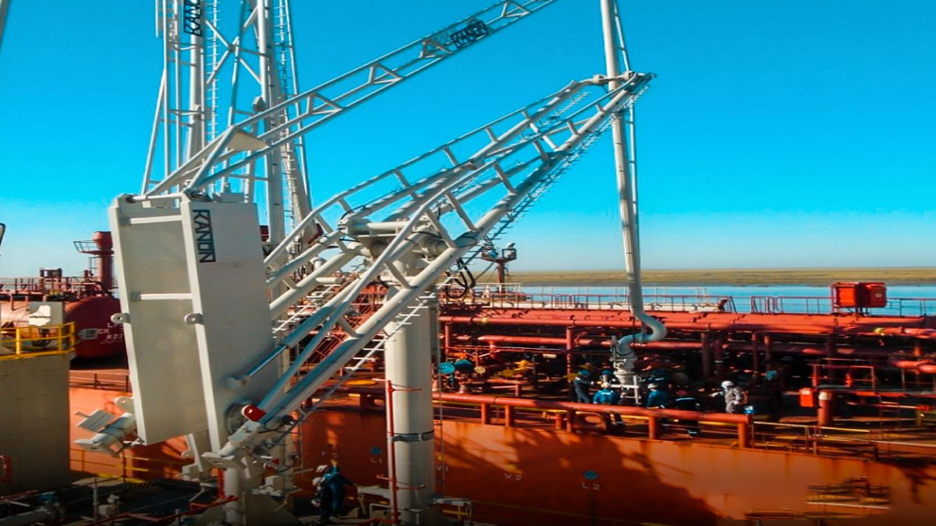 Compañía Mega puso en funcionamiento nuevos brazos de carga en Bahía Blanca