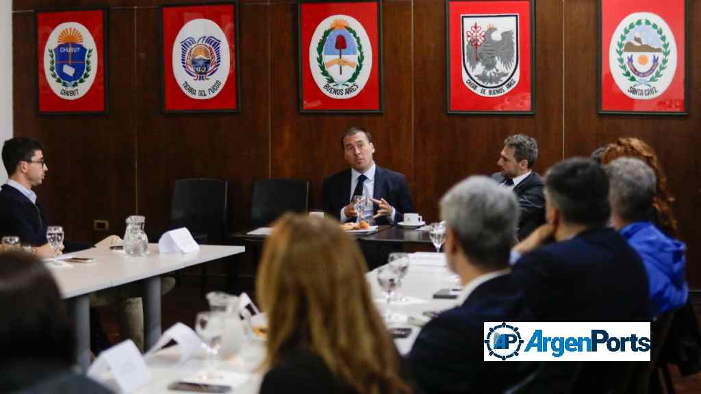 Continúan las mesas de trabajo para concretar la licitación de la Vía Navegable Troncal