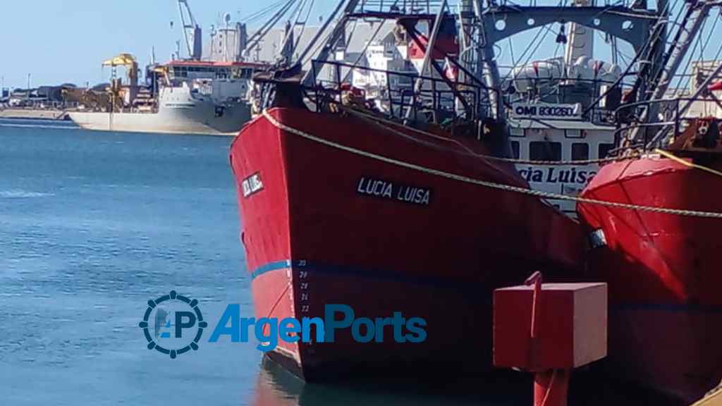 Ocho buques pesqueros en Puerto Quequén