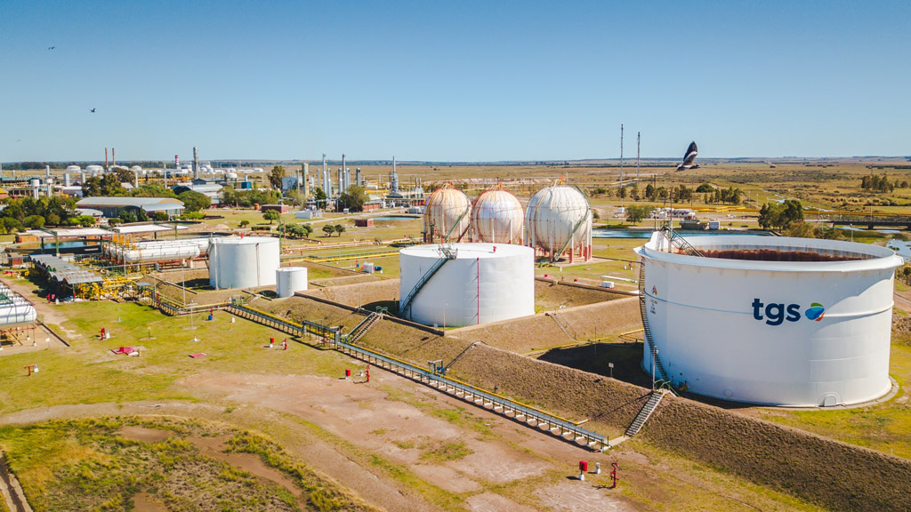 TGS pone en marcha una planta en Bahía Blanca e informa a la comunidad