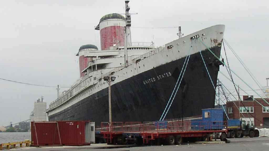 Se acerca el final del SS United States en aguas de La Florida