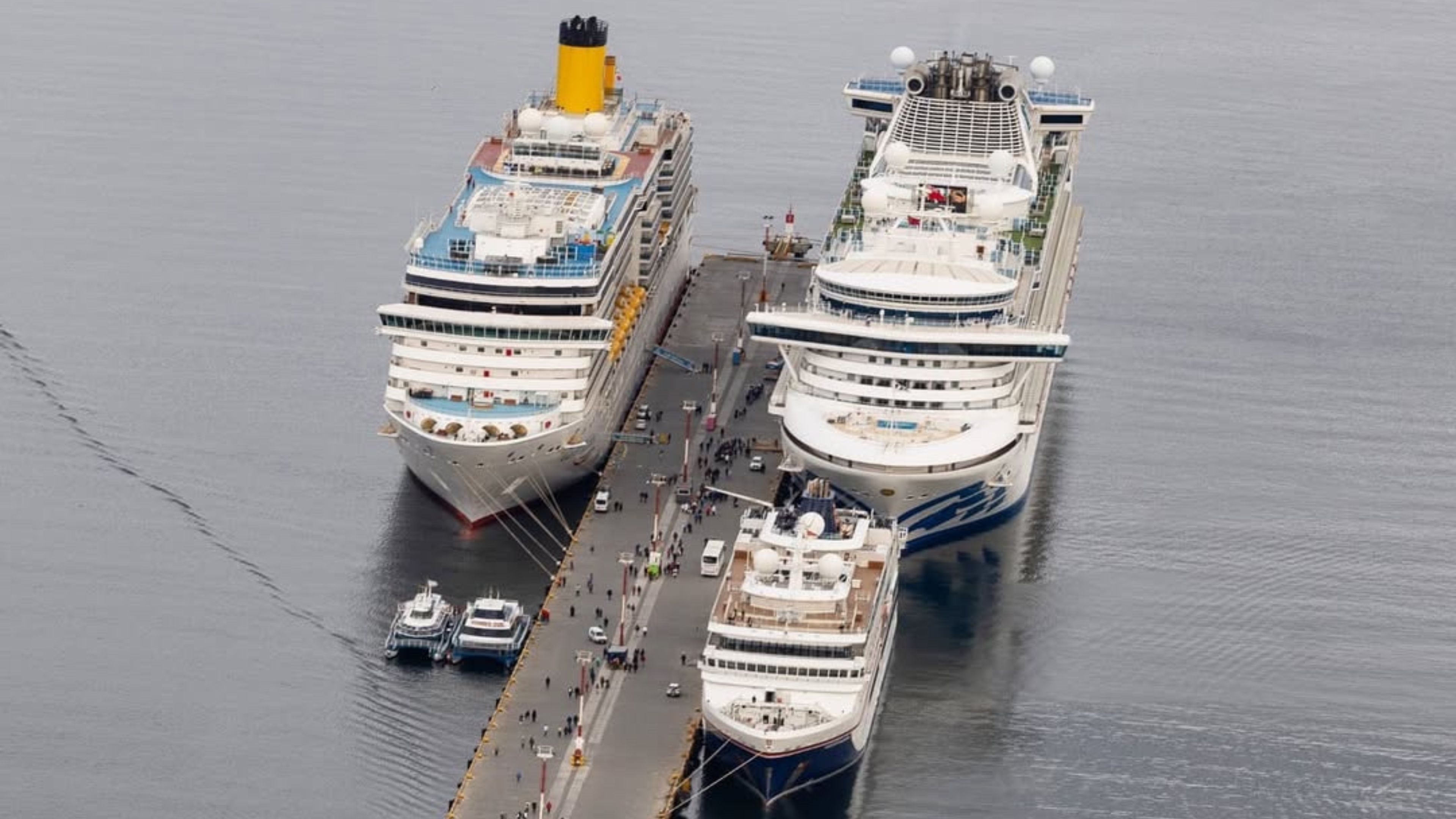 Gigantes del mar en Ushuaia: dos lujosos cruceros marcaron una jornada histórica